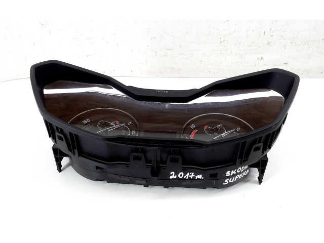 Панель приборов 3V0920941B   Skoda Superb B8 (3V)       