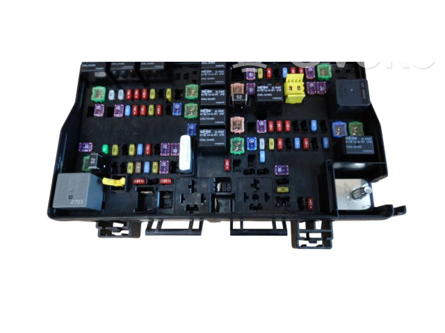 Блок предохранителей 68194607AG, P68194607AG   Jeep Grand Cherokee    