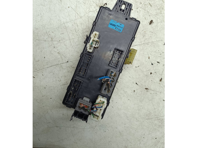 Pojistková skříňka Mitsubishi Pajero 1999