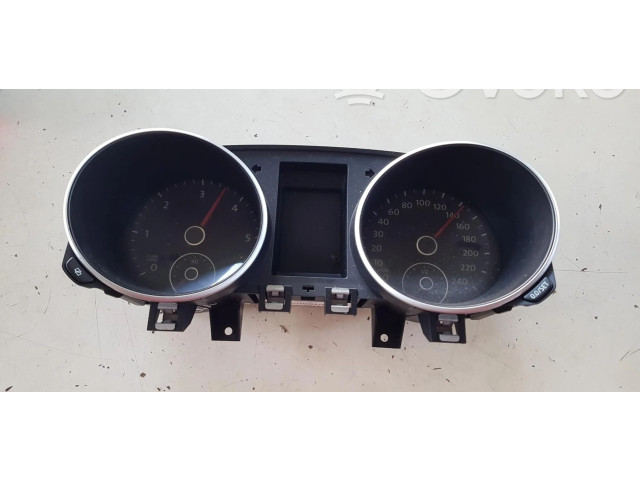 Панель приборов Volkswagen Golf VI