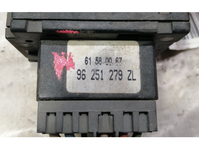 Ручка стеклоочистителей 96251279ZL, 61580067 Peugeot 406