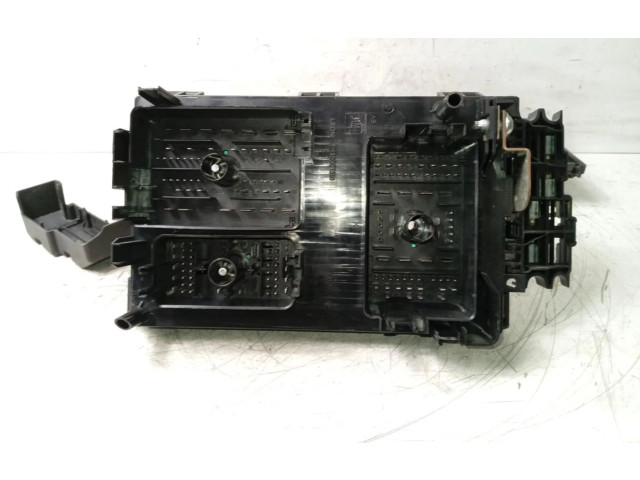 Pojistková skříňka 13368644 Opel Zafira C 2013