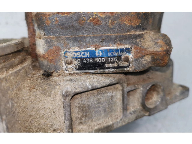 Vstřikovací lišta 0438120185, 035133353AB Audi 100 200 5000 C3