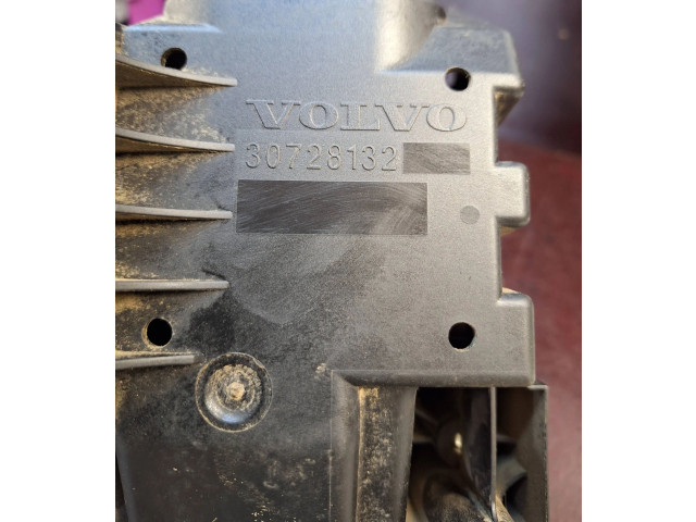 Pojistková skříňka 30728132 Volvo XC70 2006