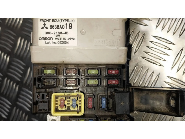 Блок предохранителей 8638A019, 09Z0D4 Mitsubishi Pajero