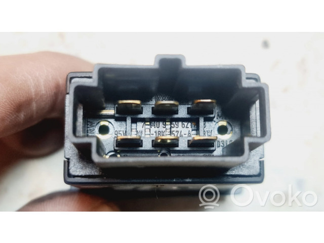 Включатель обогрева стекла с помощью электричества