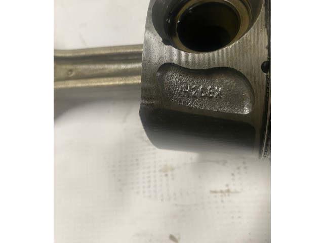 Поршень с шатуном H268X Land Rover Range Rover Sport L494