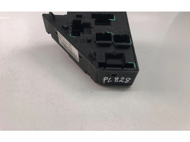 Блок монтирования реле 31499297 Volvo XC90