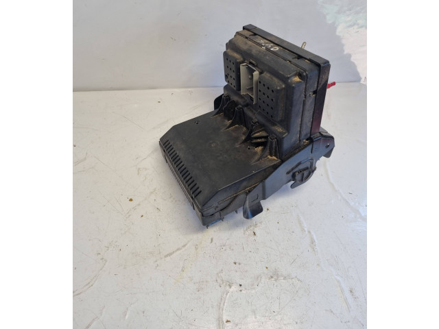 Блок предохранителей 30728542, 05W242 Volvo S60