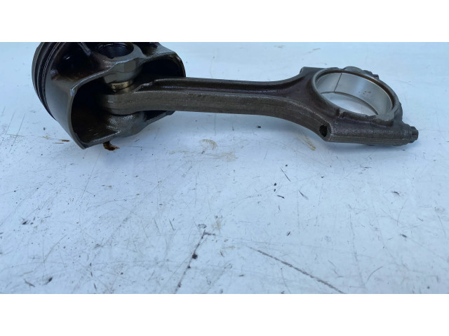 Поршень с шатуном Volvo V40 для бензинового двигателя 1.5