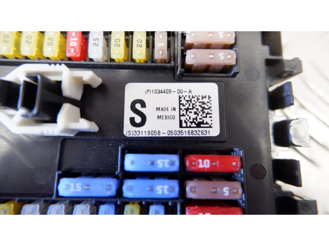 Блок предохранителей 103440900A, 103440900A Tesla Model S