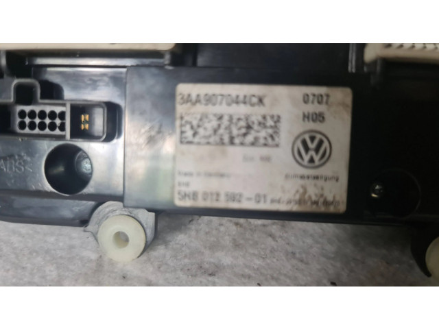 Блок управления климат-контролем 3AA907044CK, 5HB01258201   Volkswagen Touran I
