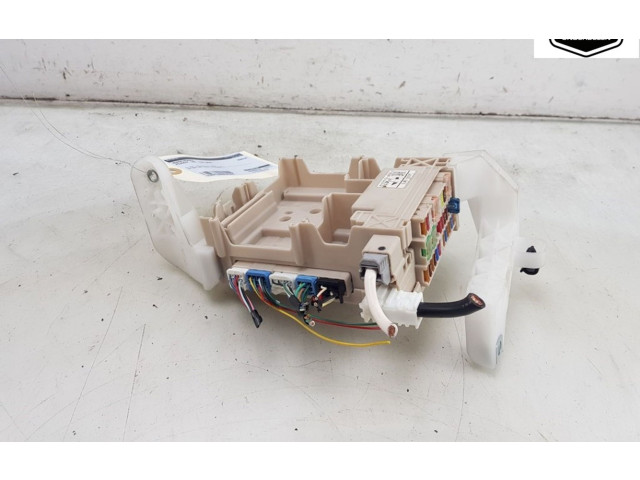 Блок предохранителей 827300H030A, 827300H030A Peugeot 108