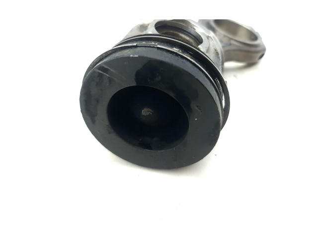 Поршень с шатуном 204DT Land Rover Discovery Sport