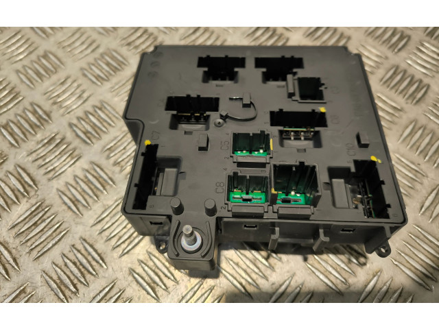 Блок предохранителей 31473568 Volvo XC90