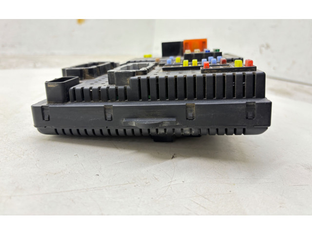 Блок предохранителей 30728512   Volvo V70    