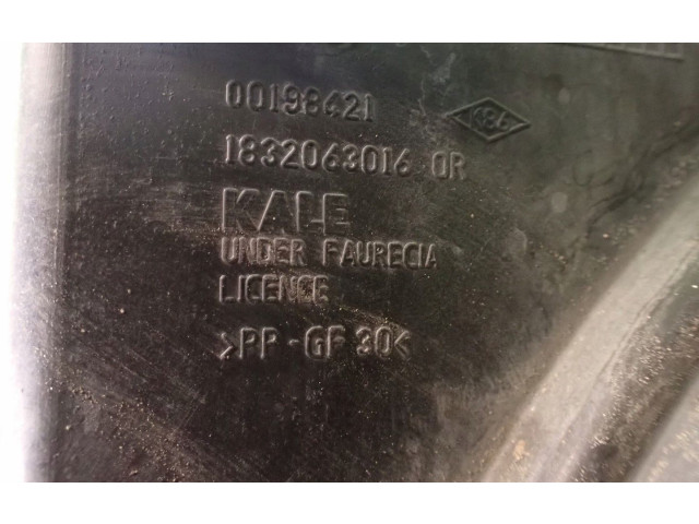 Вентилятор радиатора     8200748439    Renault Clio III 