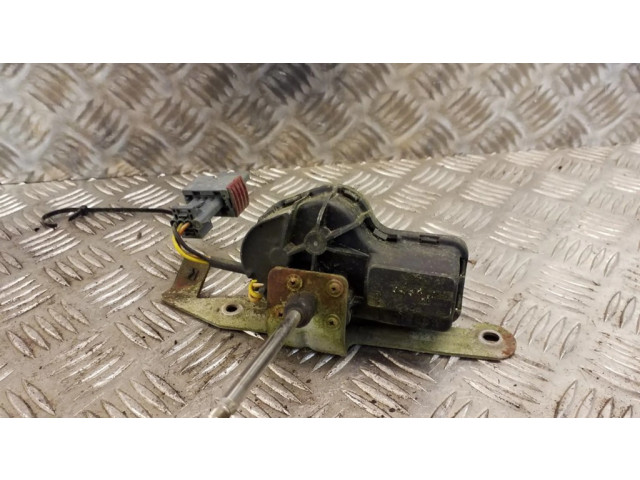 Моторчик стеклоочистителя 4240545, 0390206935 Saab 900