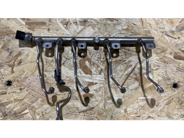 Vstřikovací lišta 7547599, 7537319 BMW 5 F10 F11 pro benzínový motor 4.4