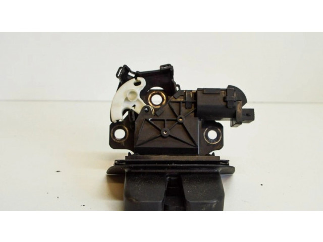 Замок задней крышки