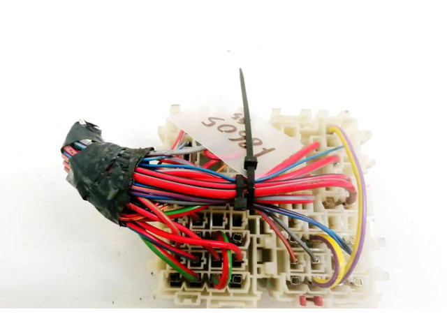 Блок предохранителей     Volvo S80    