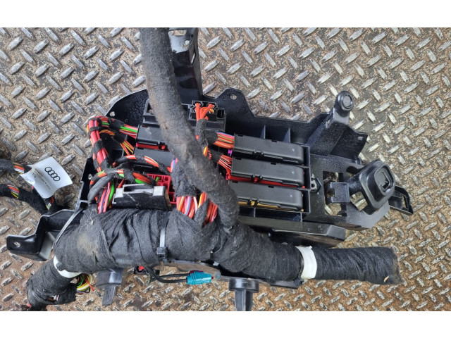 Блок предохранителей 80A971845A   Audi Q5 SQ5    