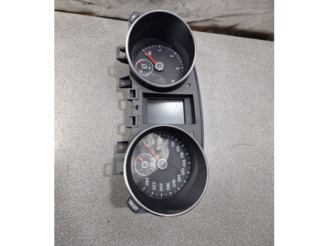 Панель приборов 5K0920871A Volkswagen Golf VI