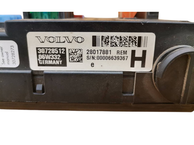 Блок предохранителей 30728512, 28017881   Volvo XC90    