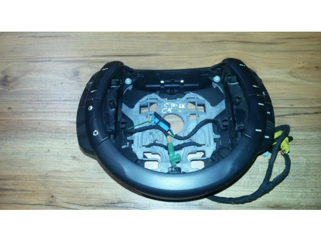 Кнопки рулевого колеса