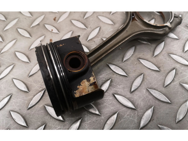 Píst 04EC Audi A1 CPTA