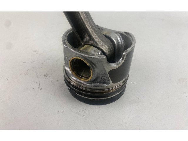 Поршень с шатуном    04LA, 011A   Volkswagen Golf VII