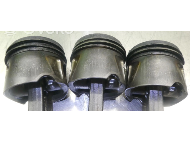 Píst 8370 Mercedes-Benz C AMG W204 3.0