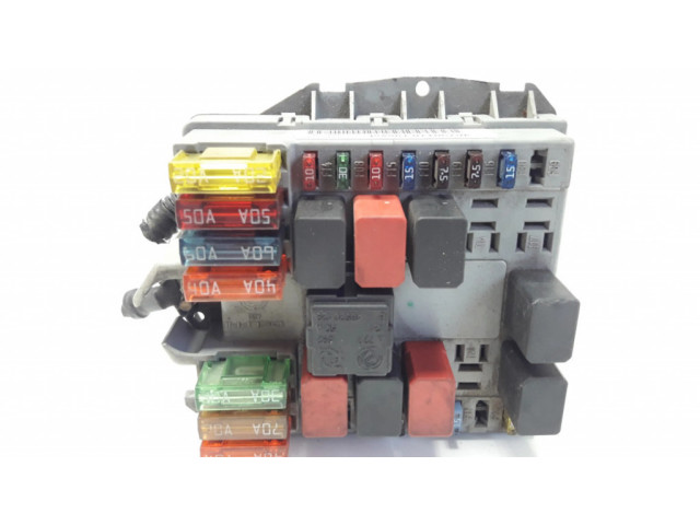 Блок предохранителей 46798118 Fiat Punto (176)