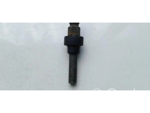 Vstřikovač 0437502010 Mercedes-Benz S W126 pro benzínový motor 2.6