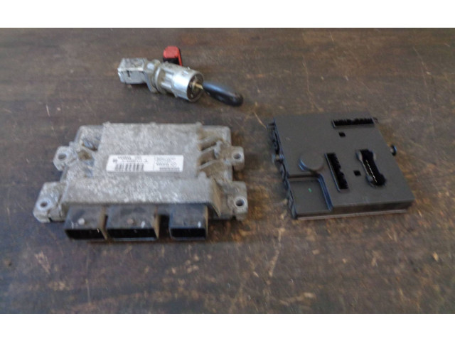 Блок управления двигателя 8200774747, 8200214168 Renault Twingo II