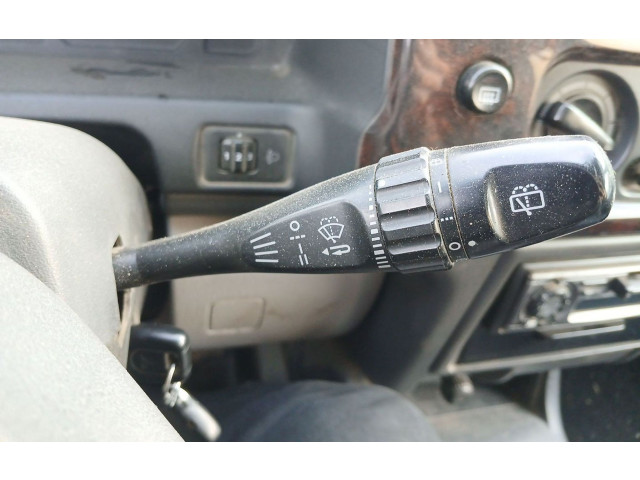 Ручка стеклоочистителей Mitsubishi Montero