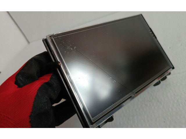 Дисплей Peugeot 2008 I