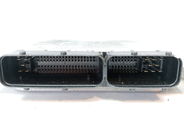 Блок управления двигателя 0281013082, 038906019NS Skoda Fabia Mk2 (5J)