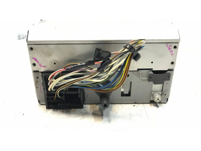 Радио/ проигрыватель CD/DVD / навигация