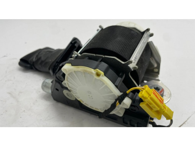 Задний ремень безопасности