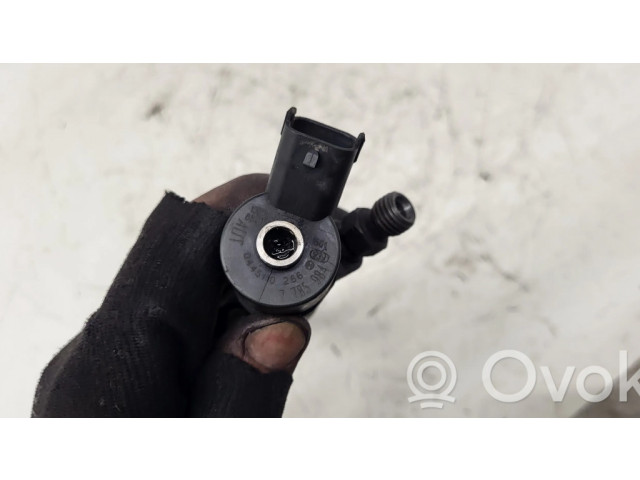 Vstřikovač 7785984 BMW 5 E39 pro naftový motor 2.9 1336