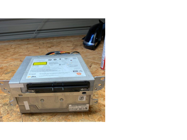 Радио/ проигрыватель CD/DVD / навигация