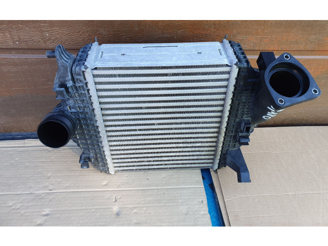 Интеркулер  4M0145804BT, JD1271007690   Audi Q8 
