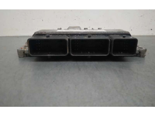 Блок управления двигателя 237108709R   Dacia Duster