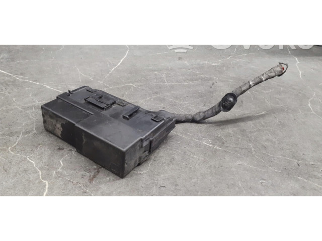 Блок предохранителей  8200220647   Renault Clio III    