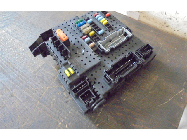 Блок предохранителей 30786648, 30786648 Volvo V70