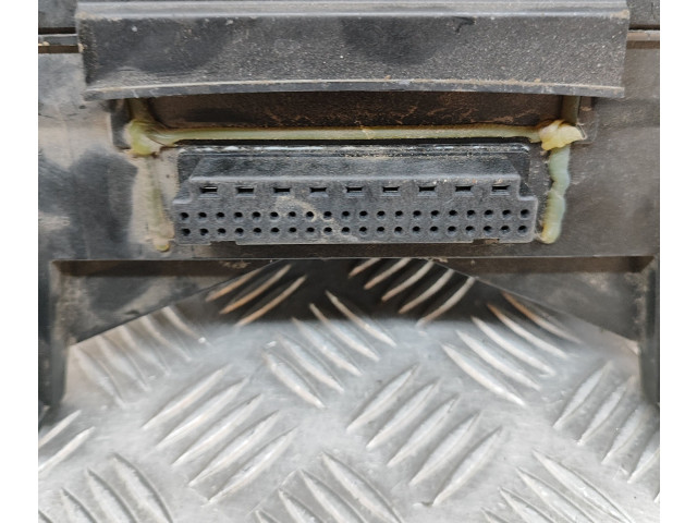 Блок предохранителей 04692085AB Jeep Grand Cherokee (WK)