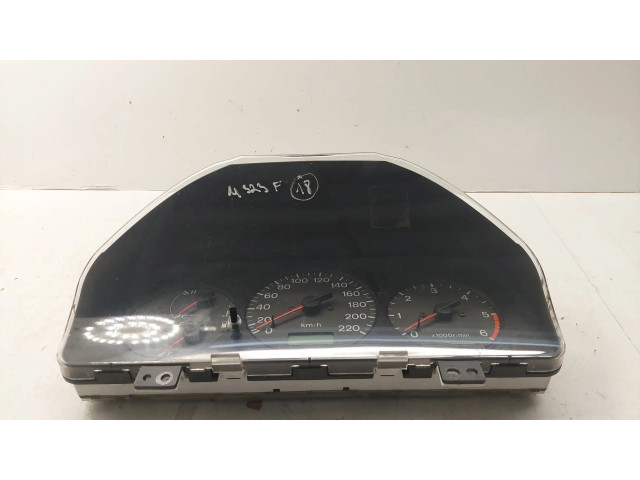 Přístrojová deska  Mazda 323 F 1999 BJ4WC  