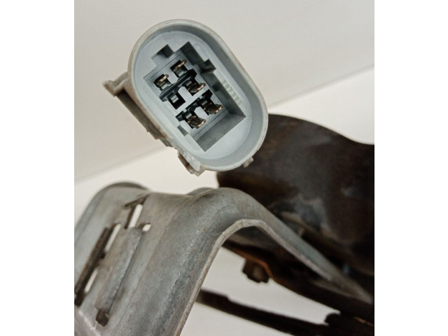 Двигатель стеклоочистителей 7700847567F, 0390241153   Renault Clio II  