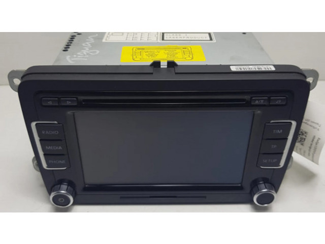 Радио/ проигрыватель CD/DVD / навигация